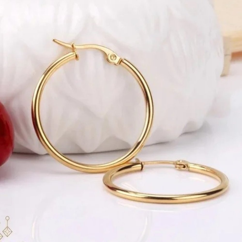 NEW 14K Gold Circle Of Life Round Dainty Minimalist Boho Luxury Earrings
